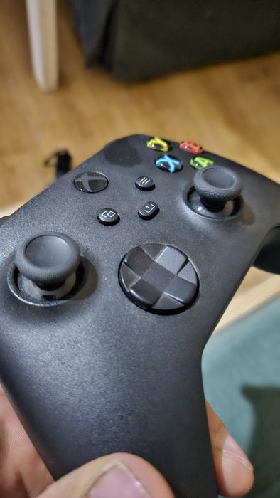 Xbox series x  продавам
