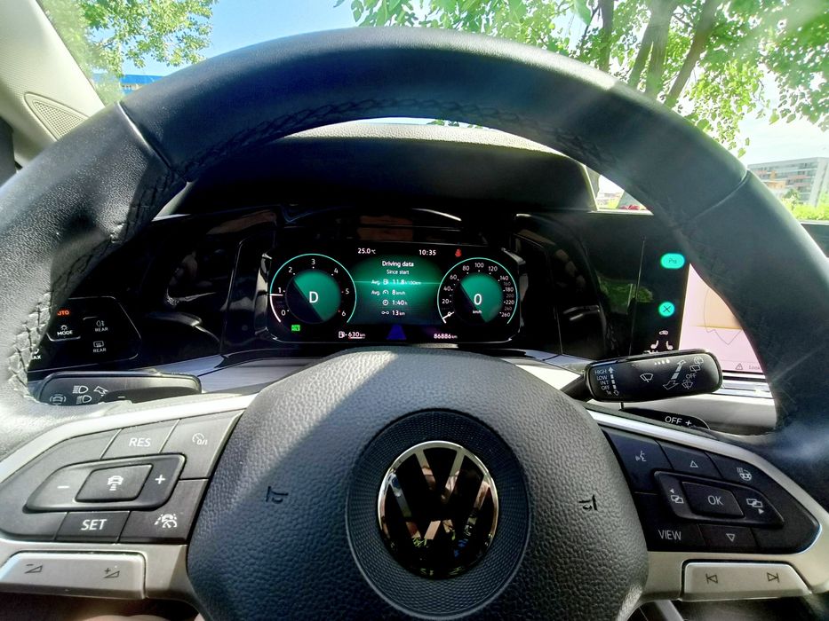 VOLKSWAGEN Golf 2022 — imagine 3