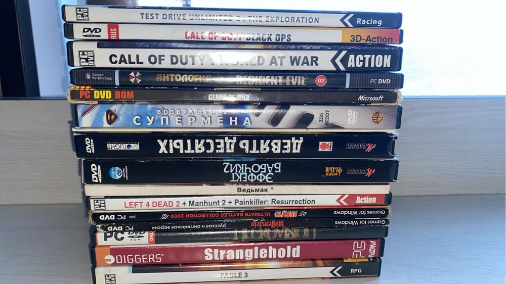 CD/DVD диски с играми и фильмами