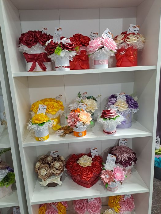 Ръчна изработка на цветя, картички, покани и др