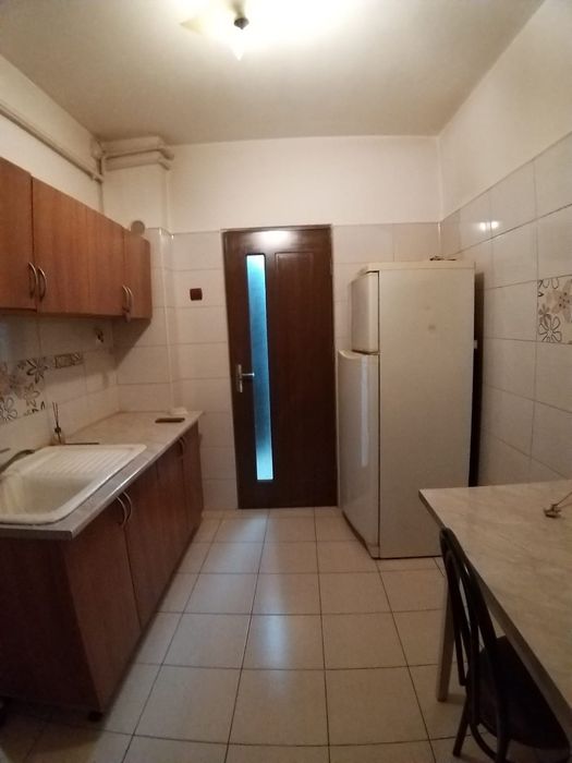 Închiriez apartament Aleea Trandafirilor