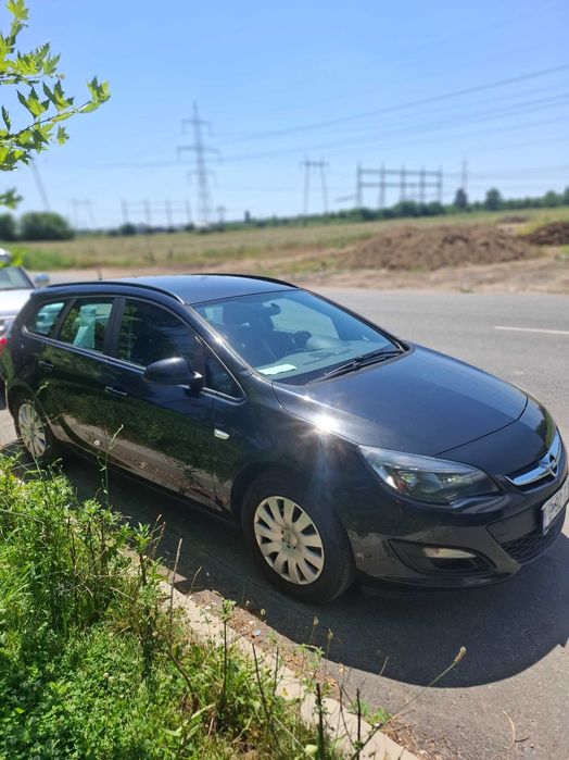 Vand Opel Astra 4500 euro  ecoflex Sports Tourer an 2015