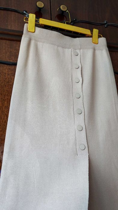 Юбка теплая бежевая Yubka qalin