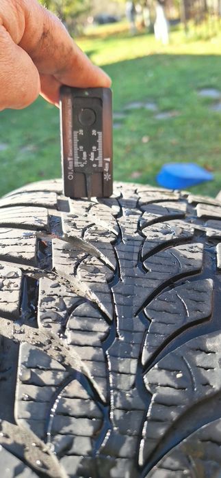 Vând anvelope (cauciucuri) 205x55R16