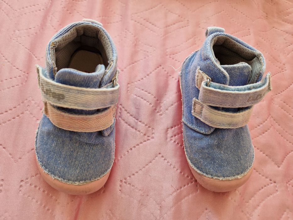 D.D step barefoot 22