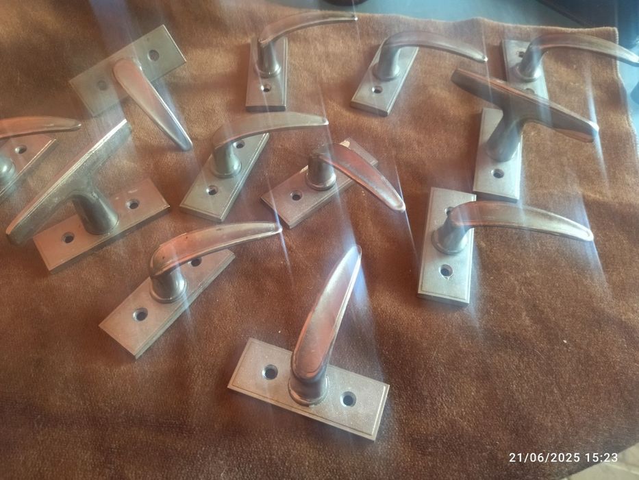 Дръжки прозорции