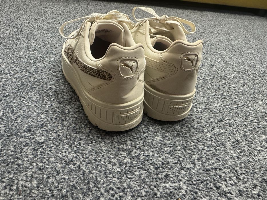 Бели маратонки Пума Puma