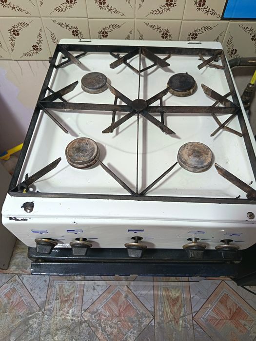 Газ плита 4 камфортка