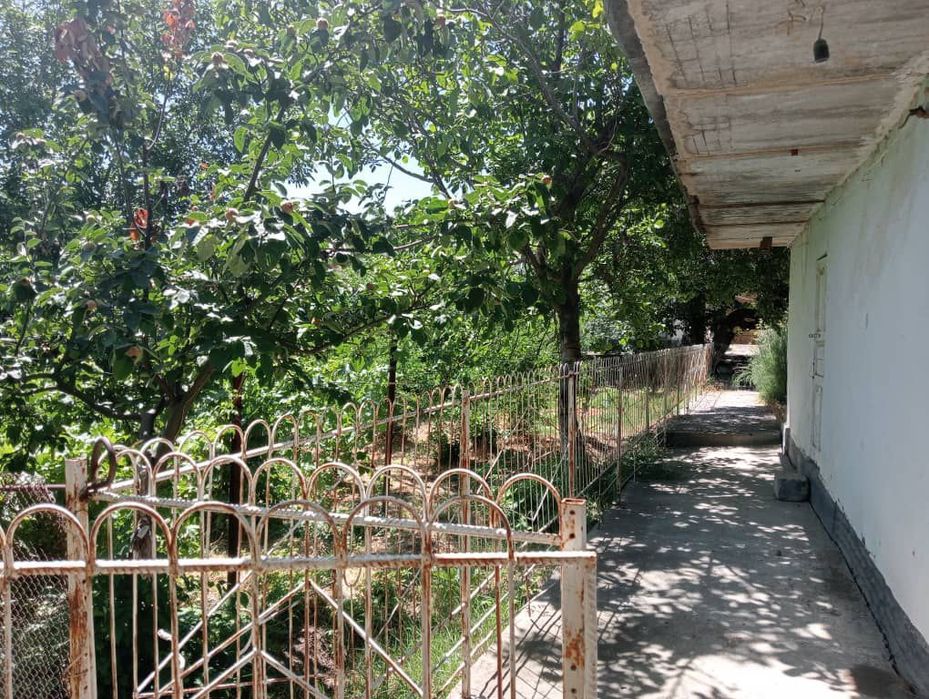 Ховли сотилади газ свет сув бор