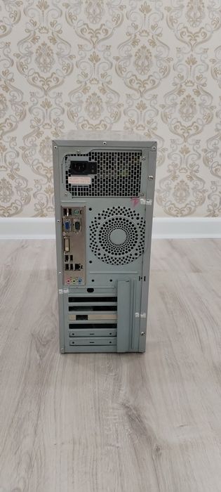 Компьютер 2007 года