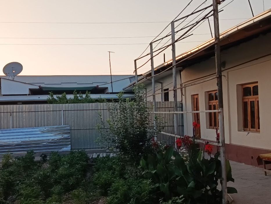 Zangi ota uy 5 sotx 6 ta xona