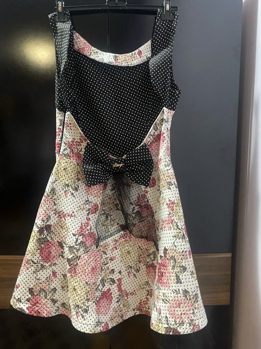 Свежа рокля с гол гръб Луси