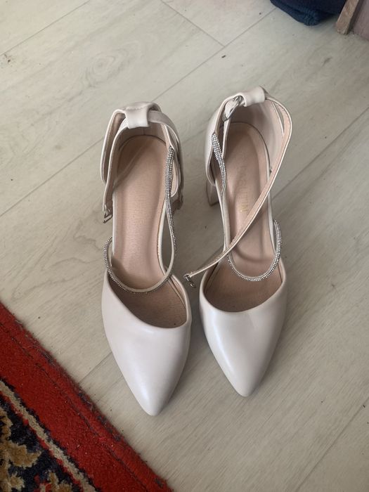 Босоножки  женская