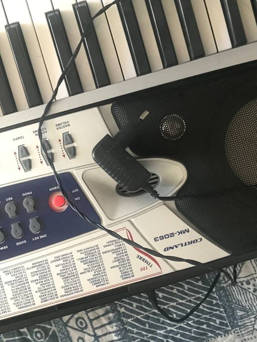 Продается Синтезатор