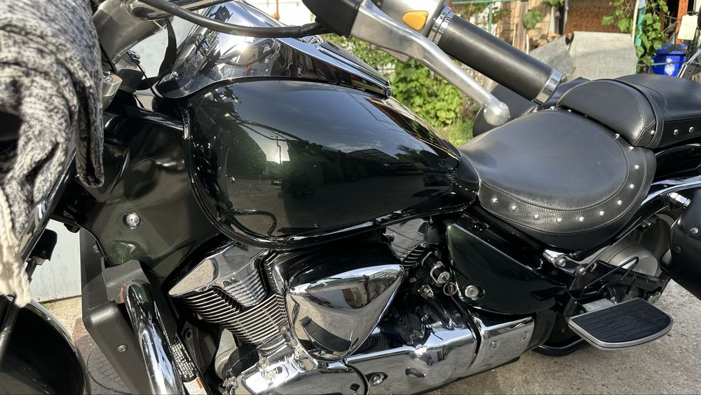 Suzuki Intruder VLR1800 / Boulevard C109RT