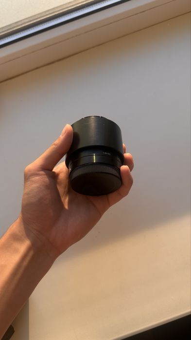 Объектив Sony E 50 мм F1.8 OSS (SEL50F18B)
