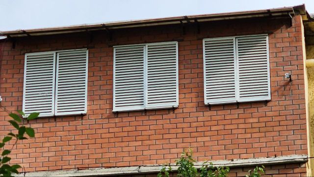 Ставни металлические раздвижные