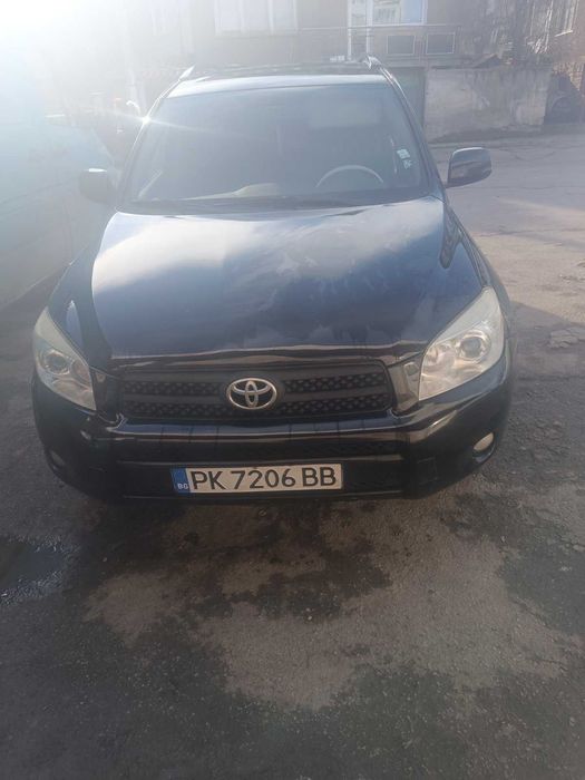 Продавам тойота рав4