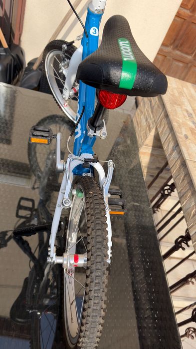 Bicicleta copii - WOOM 3 - albastru, ca noua, incl. accesorii