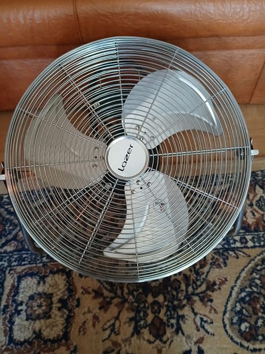 Ventilator de podea 45 cm Lazer din inox . Impecabil.