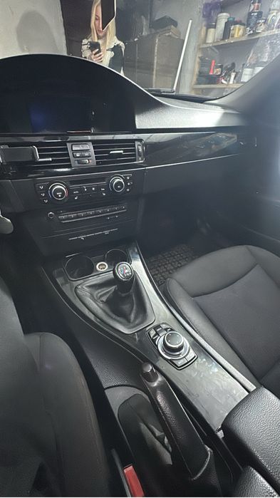 BMW E91 318d LCI