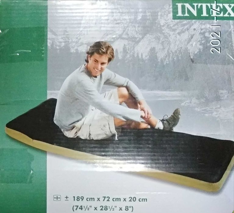 Доски и матрацы для плавания