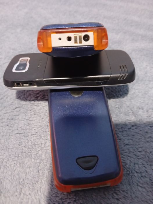 Vind telefoane vechi in starea de funcționare