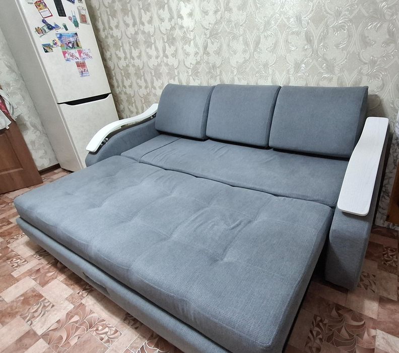 Продам  двуспальный Диван  Евро двушку.