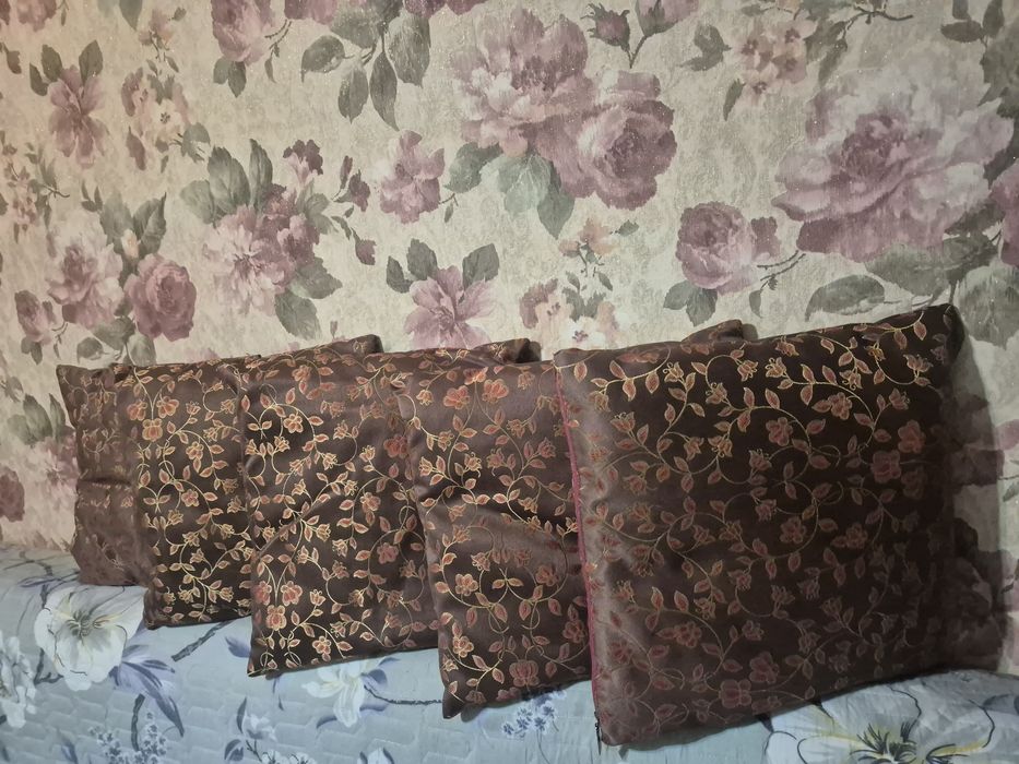 Декоративные подушки новые