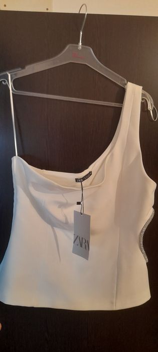 Top alb pe un umăr Zara Nou mărimea L