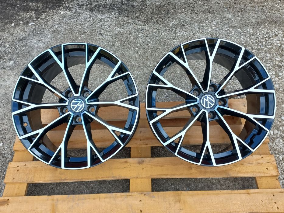 17"Vw 5x112 Seat Škoda Audi 7.5j et40 Black Polish Чисто Нови.
17.Vw 5