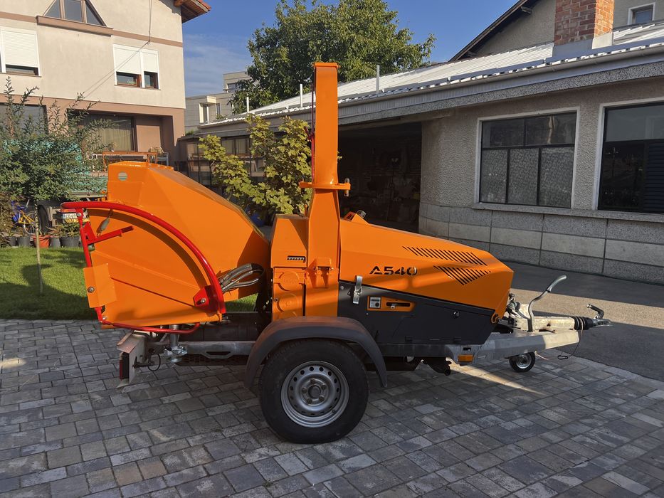 Дробилка за клони JENSEN  A540 продавам/под наем