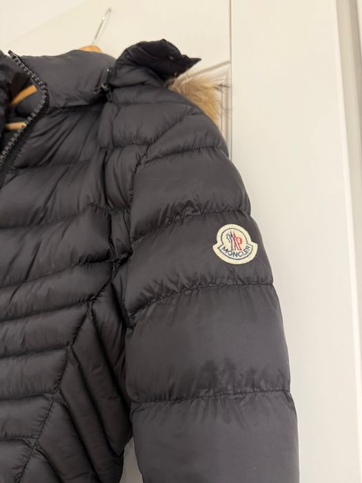 Geaca neagra cu gluga blana naturala