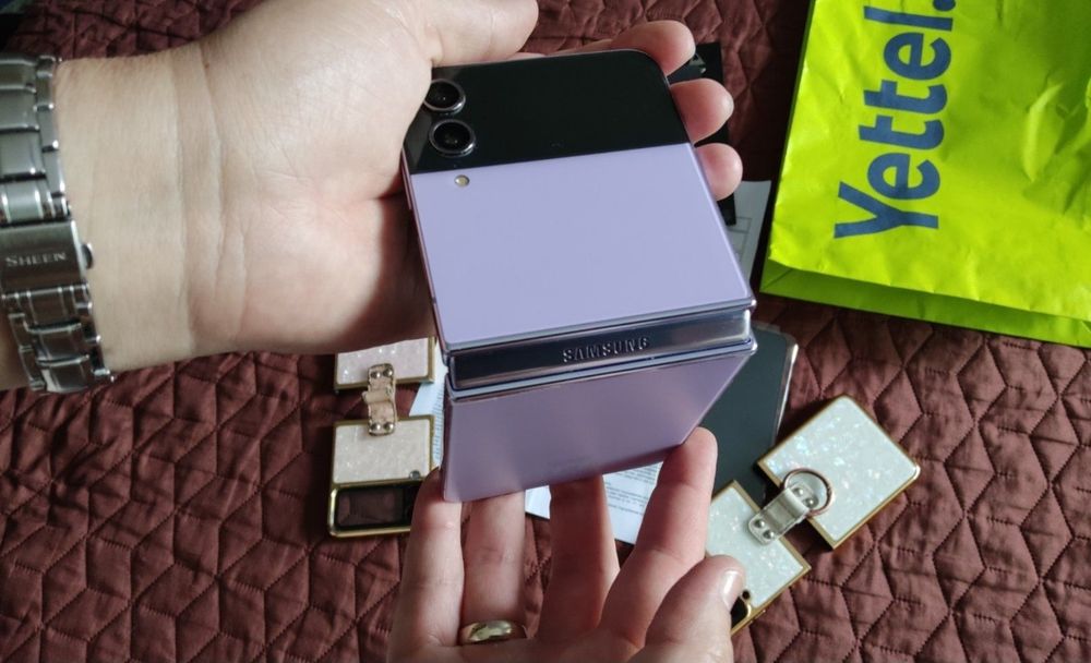 Samsung flip 4 256GB. Отлично състояние!
