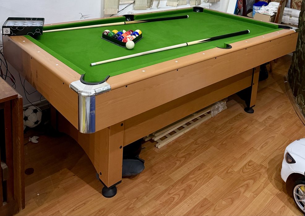 Masa mare de biliard