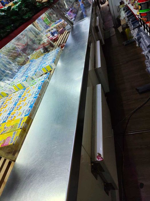 Продам витринный холодильник