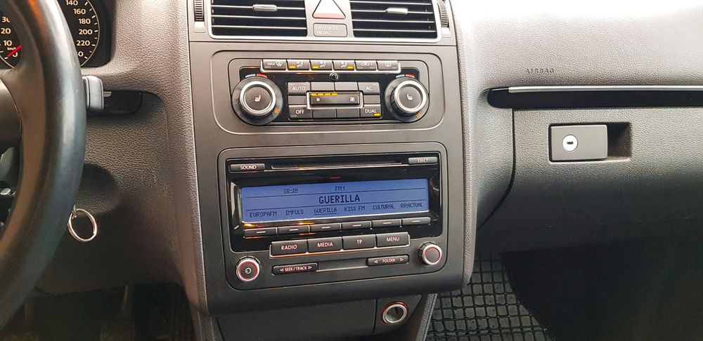 OFERTA.       VW Touran 2011 2.0 tdi 140 cp