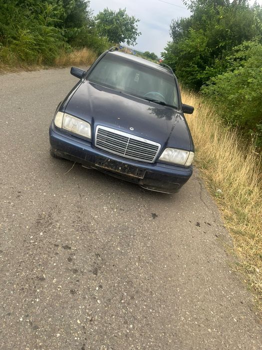 Dezmembrez mercedes c class 2.0i compresor orice piesa disponibila