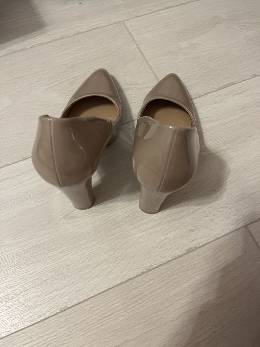 Туфли телесного цвета