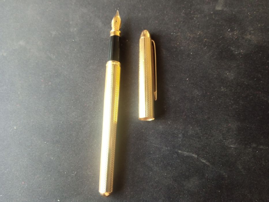 Продам перьевую ручку Ted Lapidus.