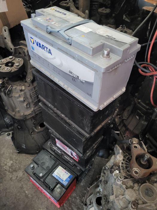 Vand baterii auto
