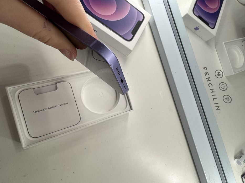 iPhone 12 64 гб с гаранция