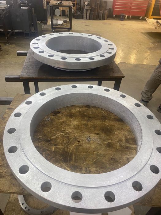 Продам воротниковые фланцы