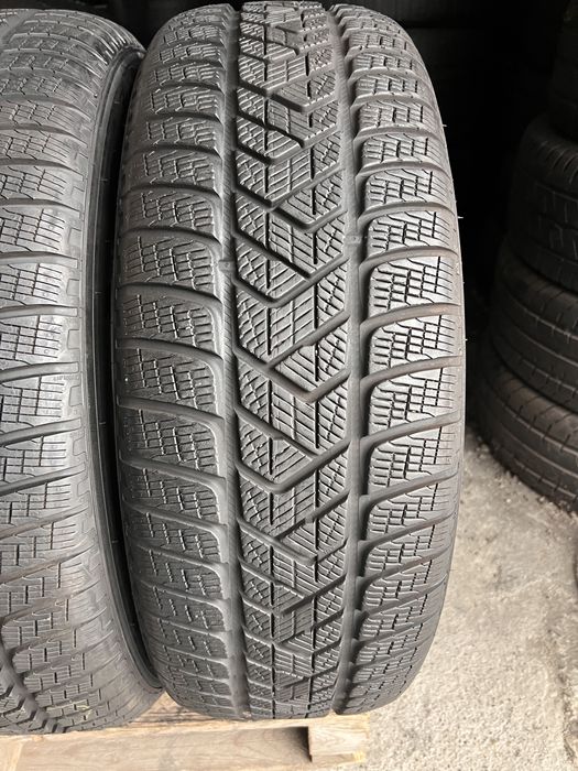4 anvelope iarna 235/65/18 , Pirelli , 6.5 mm
