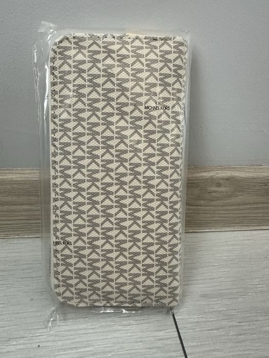 Премиум дамско портмоне на Michael Kors