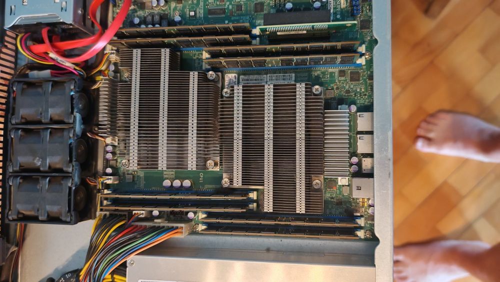 Server Supermicro CSE-512 64 gb ram