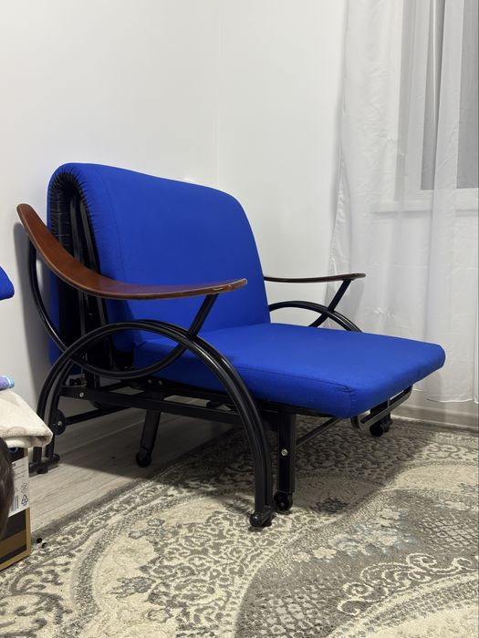 Продам раскладной диван и 2 кресла( раскладные)