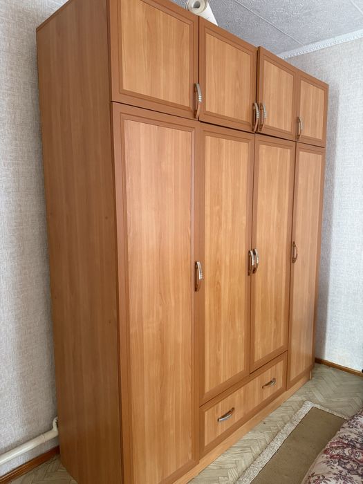 Продам шкаф большой