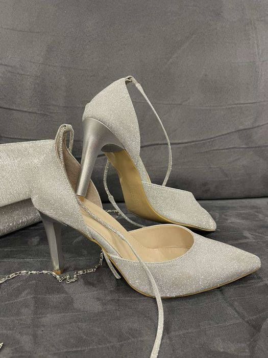 Сет по повод предстоящите балове