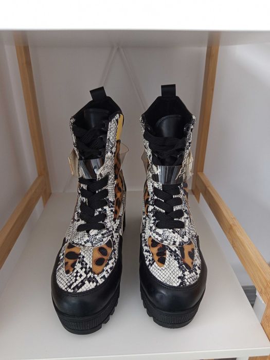 Дамски стилни боти